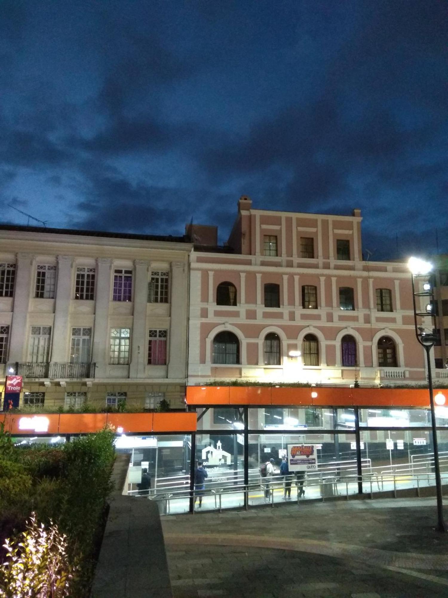 Hostal Mediodia 키토 외부 사진