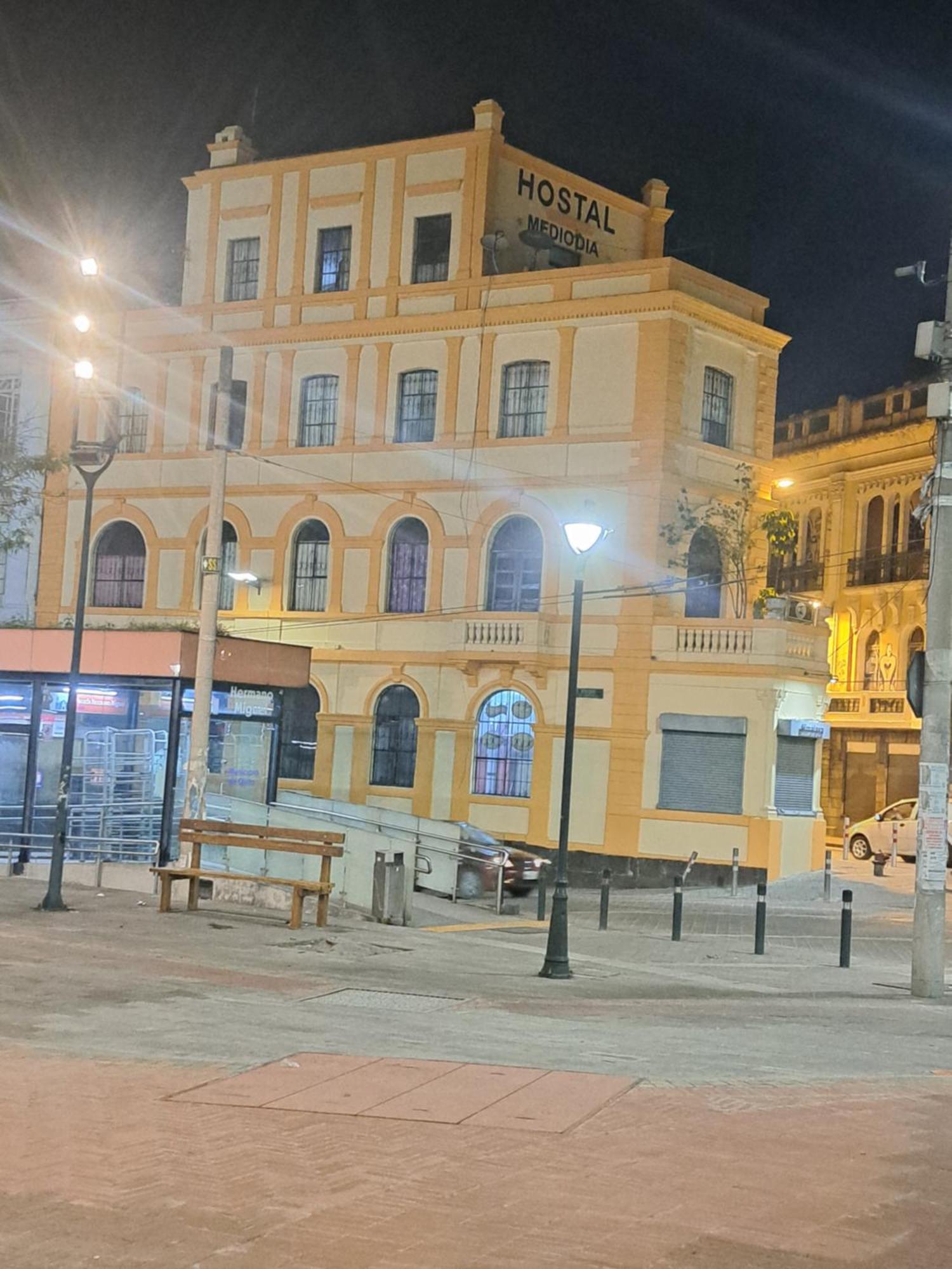 Hostal Mediodia 키토 외부 사진