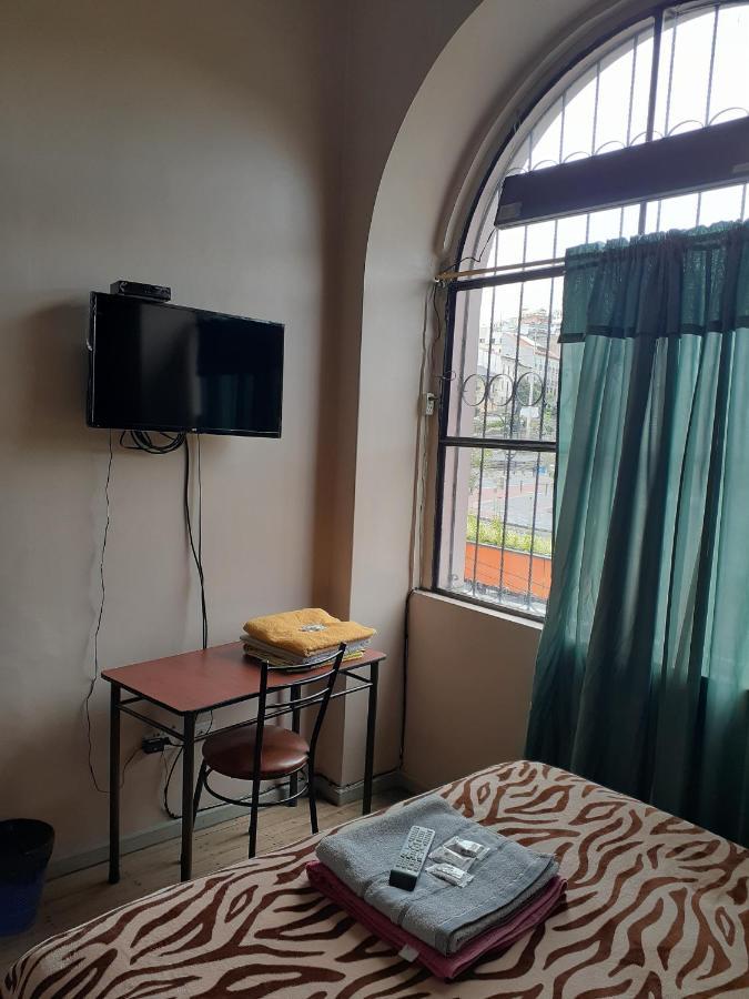 Hostal Mediodia 키토 외부 사진